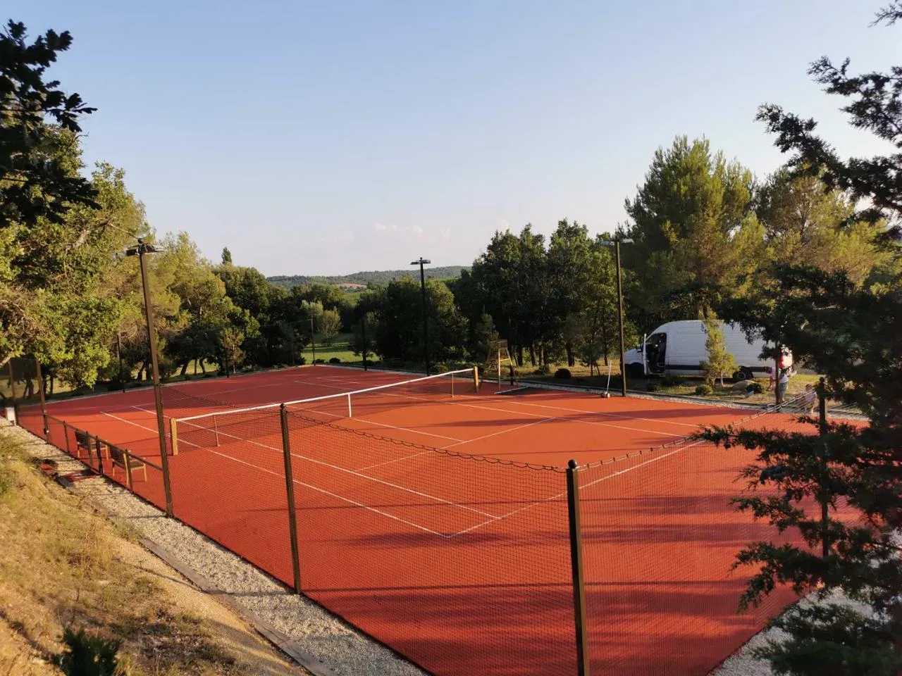 Advantage Pro tennis court