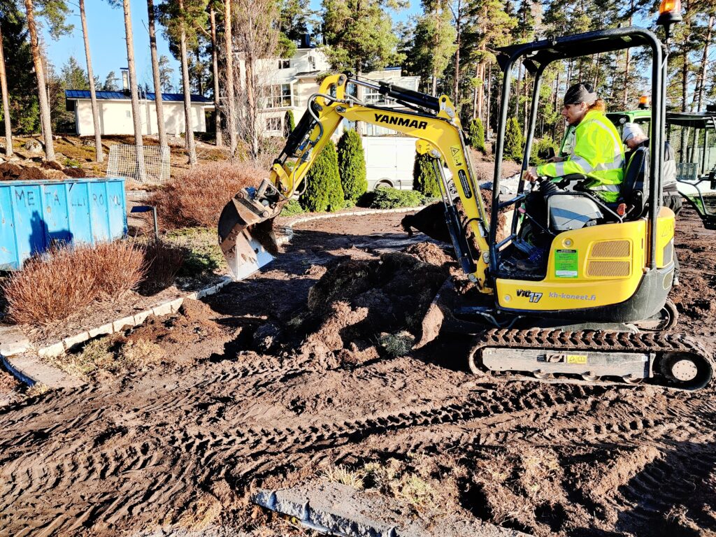 Tekonurmen pohjatyö